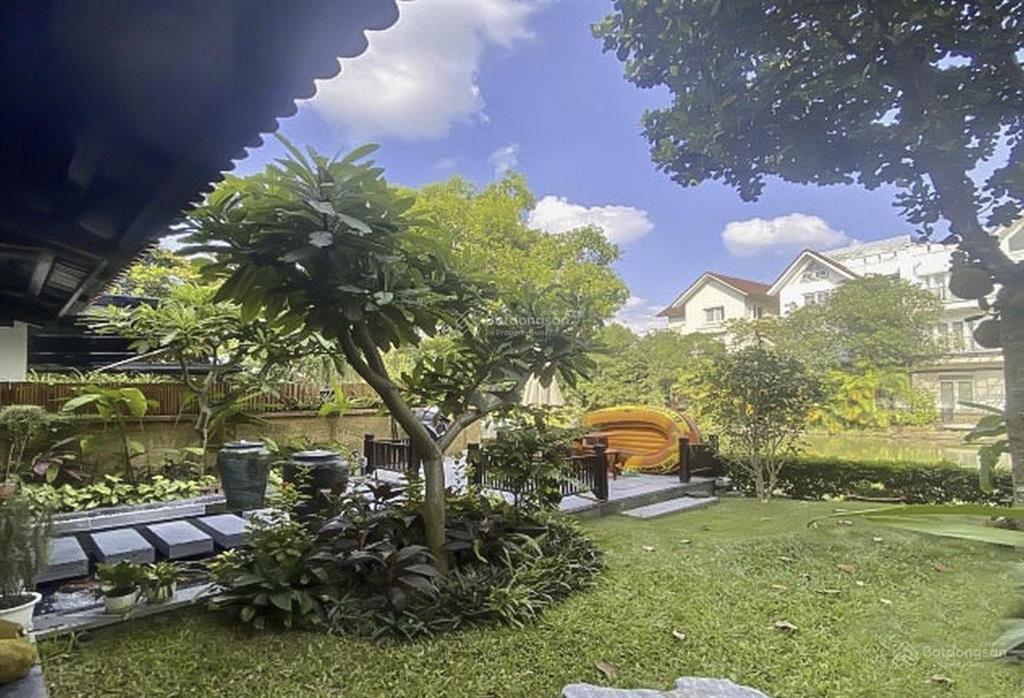 Cho thuê đơn lập 300m2 sông nội khu, view vườn hoa vinhomes riverside, 4pn, chuẩn khách sạn 5 sao