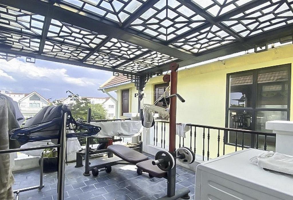 Cho thuê đơn lập 300m2 sông nội khu, view vườn hoa vinhomes riverside, 4pn, chuẩn khách sạn 5 sao