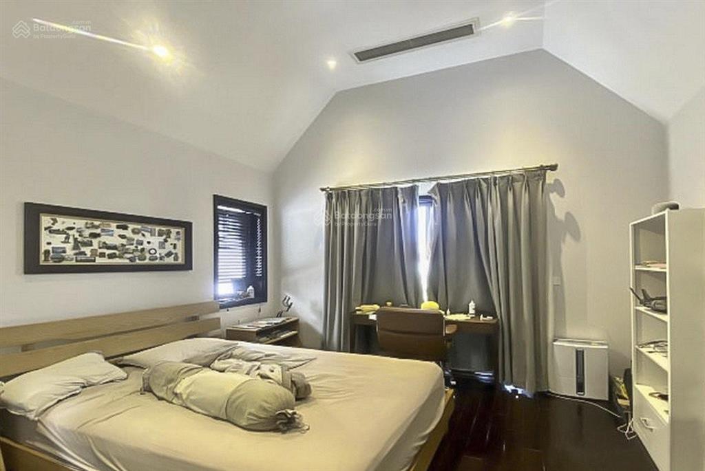 Cho thuê đơn lập 300m2 sông nội khu, view vườn hoa vinhomes riverside, 4pn, chuẩn khách sạn 5 sao