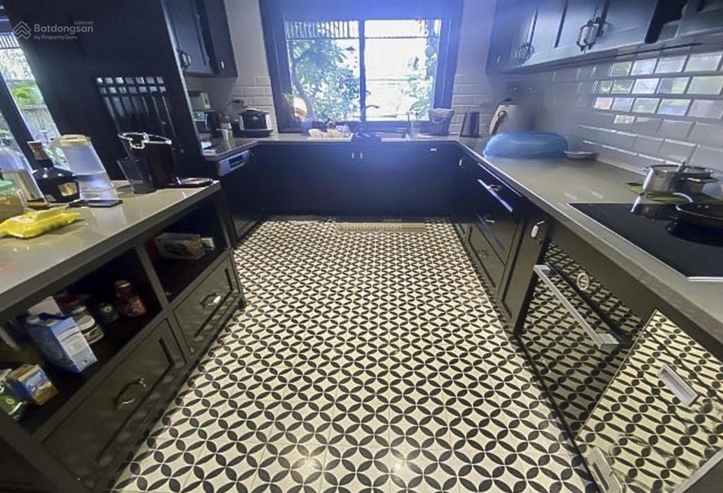 Cho thuê đơn lập 300m2 sông nội khu, view vườn hoa vinhomes riverside, 4pn, chuẩn khách sạn 5 sao