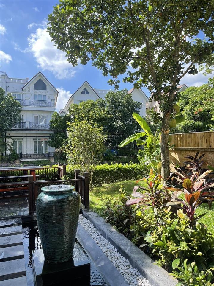 Cho thuê đơn lập 300m2 sông nội khu, view vườn hoa vinhomes riverside, 4pn, chuẩn khách sạn 5 sao