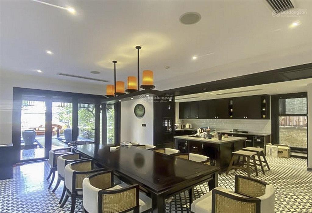 Cho thuê đơn lập 300m2 sông nội khu, view vườn hoa vinhomes riverside, 4pn, chuẩn khách sạn 5 sao