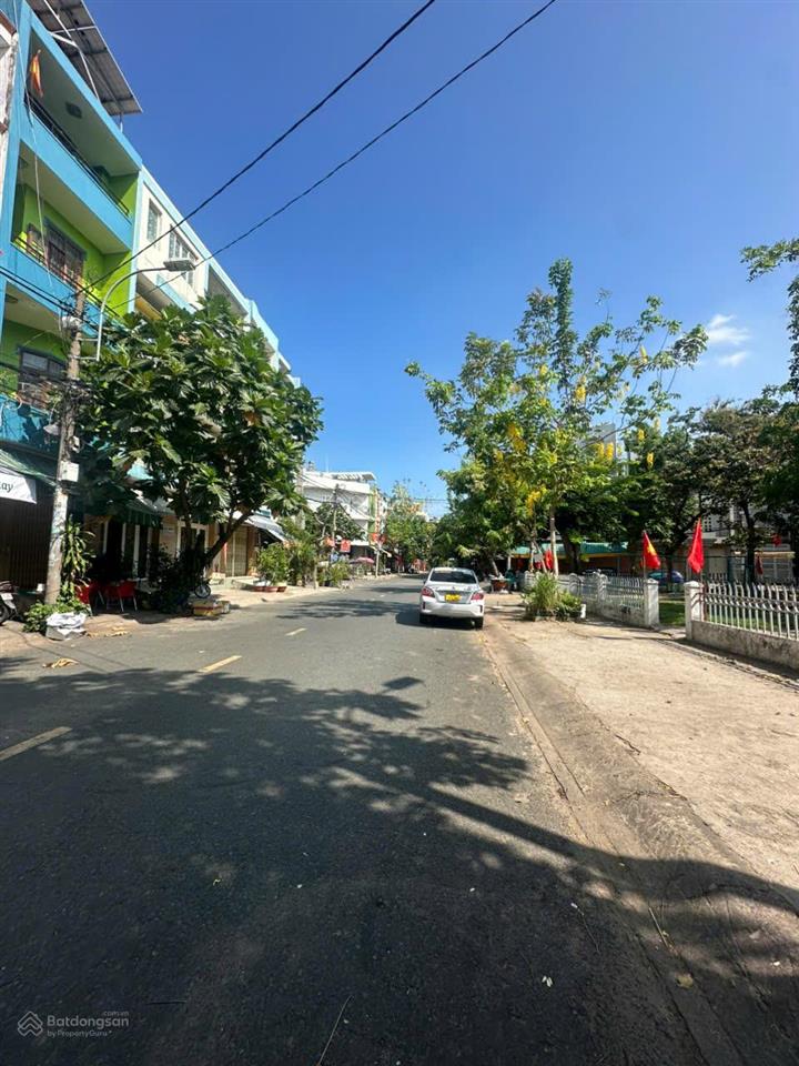 Bán nhà bà hom quận 6, vị trí đẹp, dt 4x15, 1 trệt 3 lầu, 5pn, shr, giá 7,4 tỷ 0931 502 ***