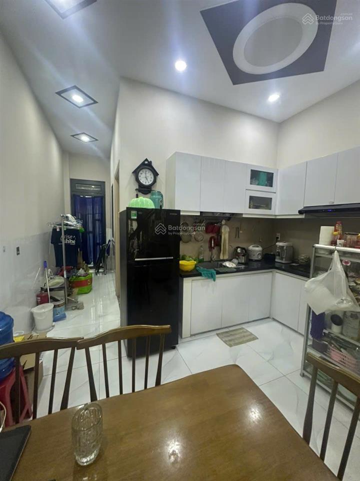 Bán nhà nguyễn cửu phú 2 mặt tiền dt 4x18,5, 3pn, 3wc, giá 4 tỷ 400tr, shr.  0931 502 ***.