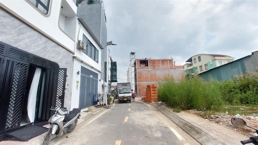 Chủ ngộp bank bán gấp đất thổ cư 4x18,5m, hẻm xe tải, sổ hồng riêng, ngay chợ tây lân, xây tự do