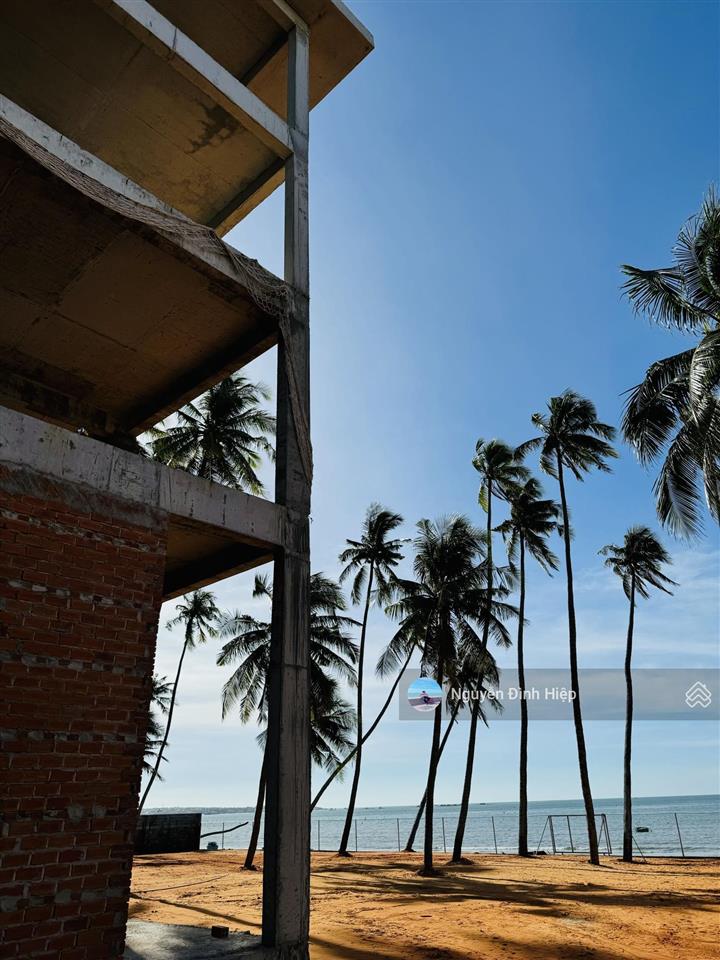 Kẹt tiền tôi cần bán hotel nghỉ dưỡng 3642m2 mặt tiền biển huỳnh thúc kháng, hàm tiến