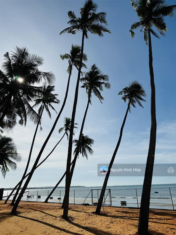 Kẹt tiền tôi cần bán hotel nghỉ dưỡng 3642m2 mặt tiền biển huỳnh thúc kháng, hàm tiến