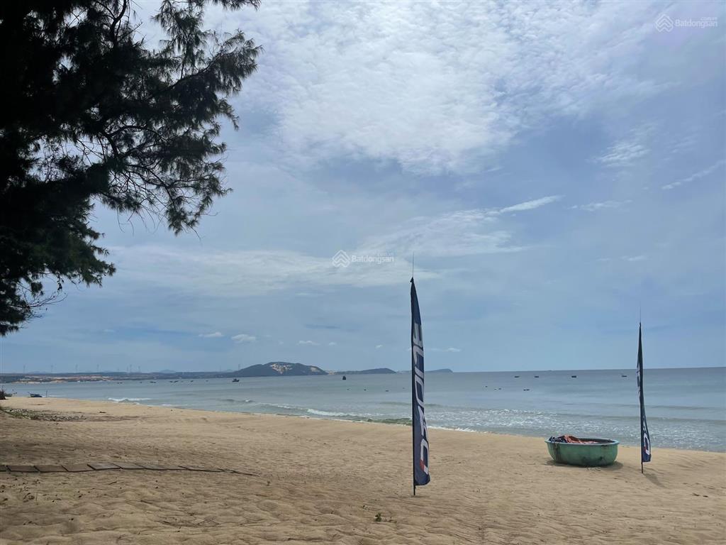 Bán 1384m2 mặt tiền biển nguyễn cơ thạch, mũi né