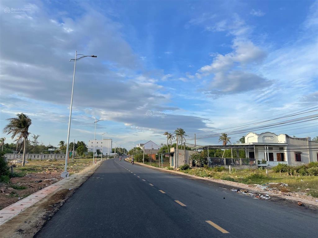 Bán 3912m2 thổ cư view biển mặt tiền lê minh công, la gi
