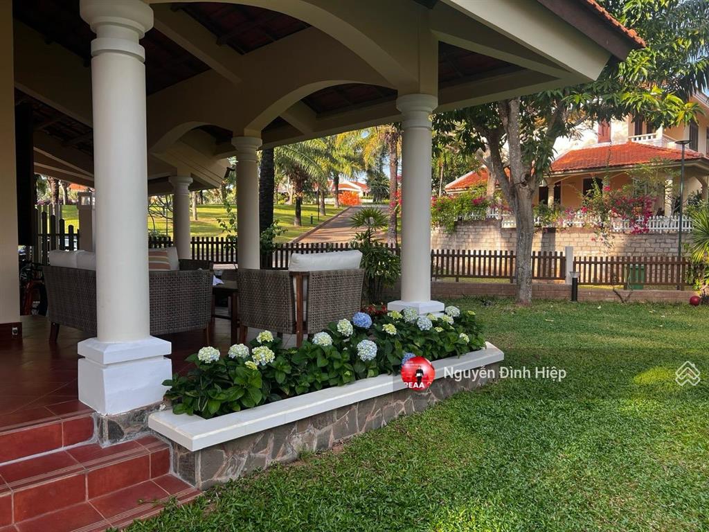 Bán biệt thự mũi né domaine, căn góc 489m2, view công viên giá tốt