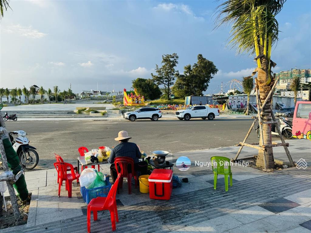 Bán 199m2 thổ cư lô góc mặt tiền lê lợi cạnh công viên biển ocean dune và thương chánh