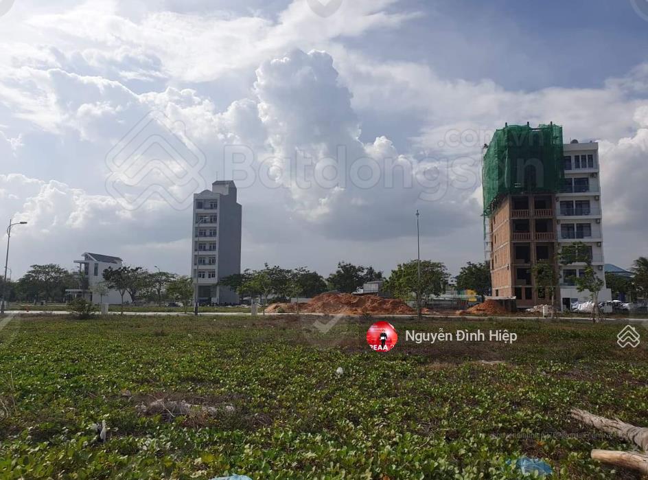 Bán 270m2 lô góc n4 hướng biển mặt tiền phan trung đối diện công viên ocean dune
