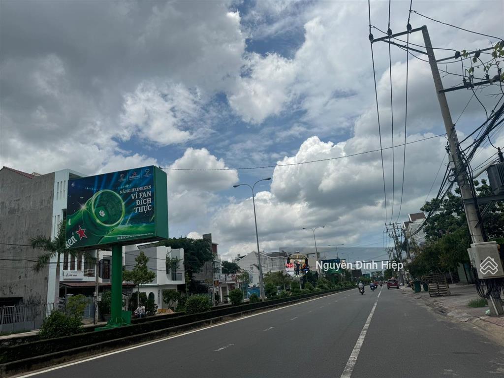 Bán 100m2 mặt tiền hùng vương trung tâm tp phan thiết