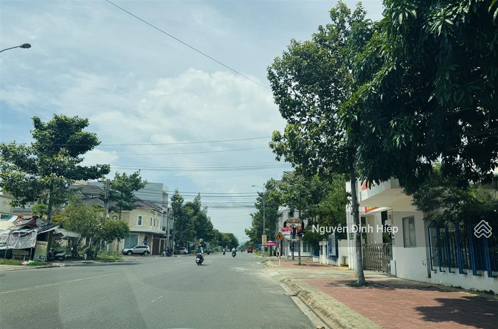 Bán 107m2 mặt tiền nguyên hồng, phú thuỷ trung tâm thành phố phan thiết sau lưng katinat