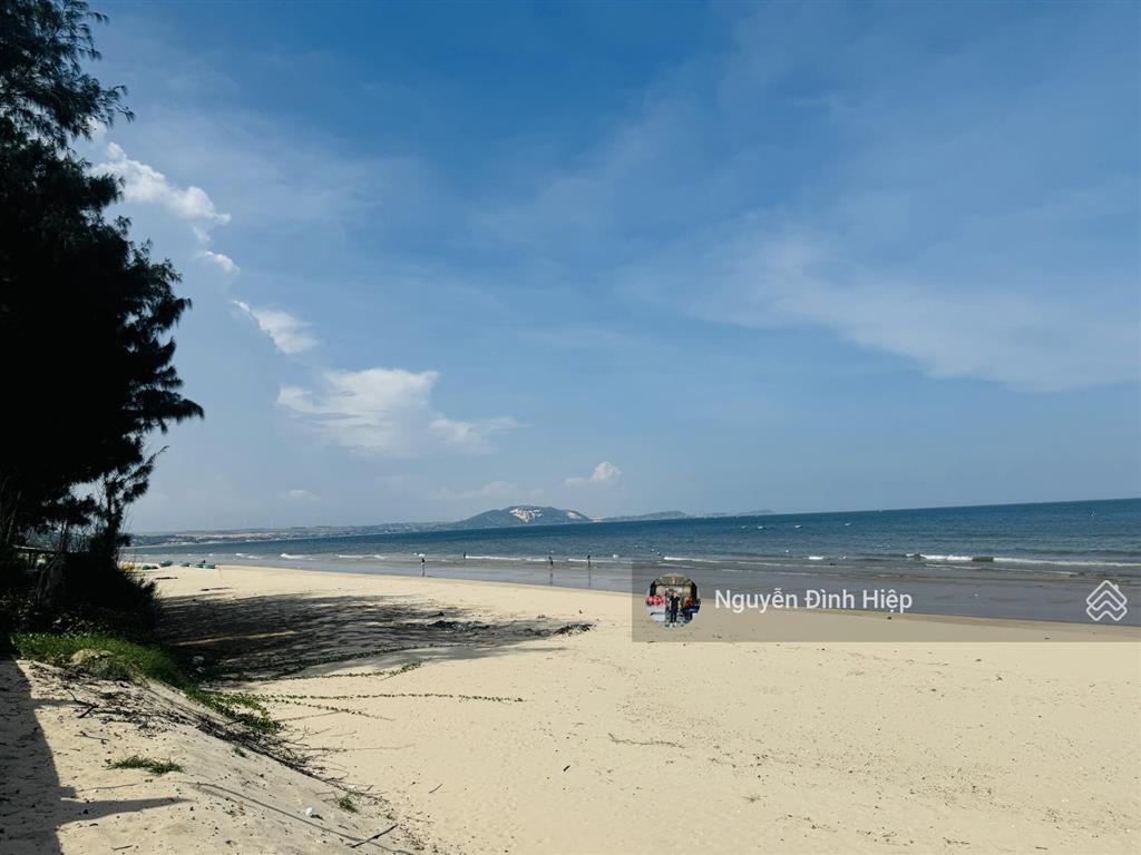 Bán 3566m2 đất mặt tiền biển nguyễn cơ thạch, mũi né