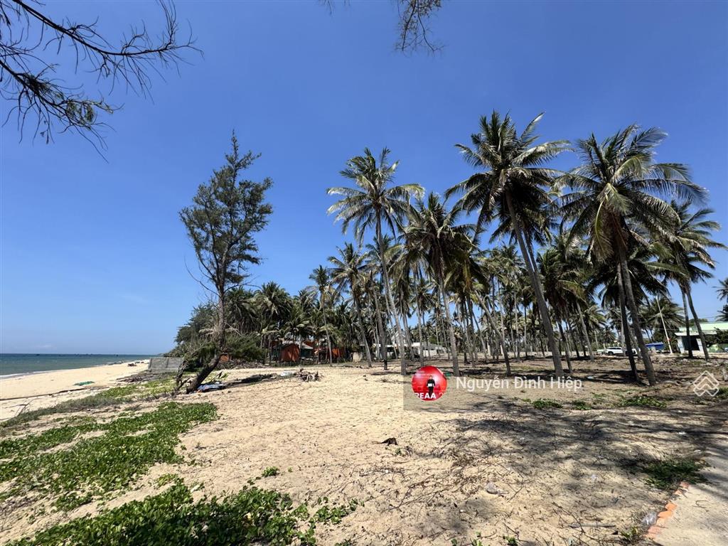 Bán 3566m2 đất mặt tiền biển nguyễn cơ thạch, mũi né