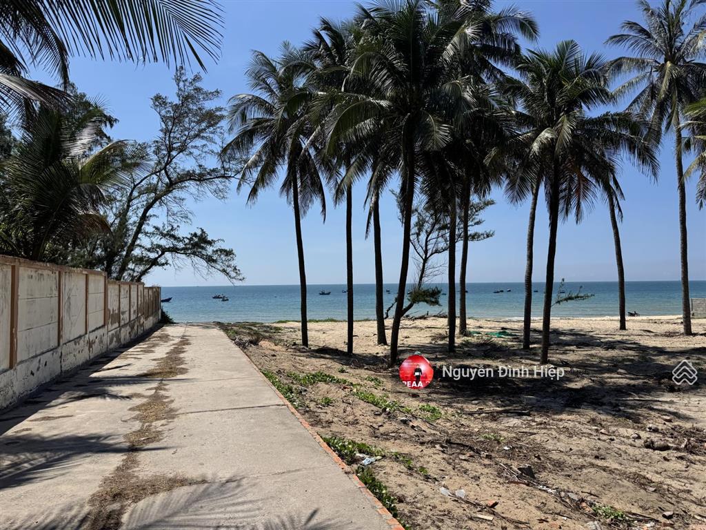 Bán 3566m2 đất mặt tiền biển nguyễn cơ thạch, mũi né