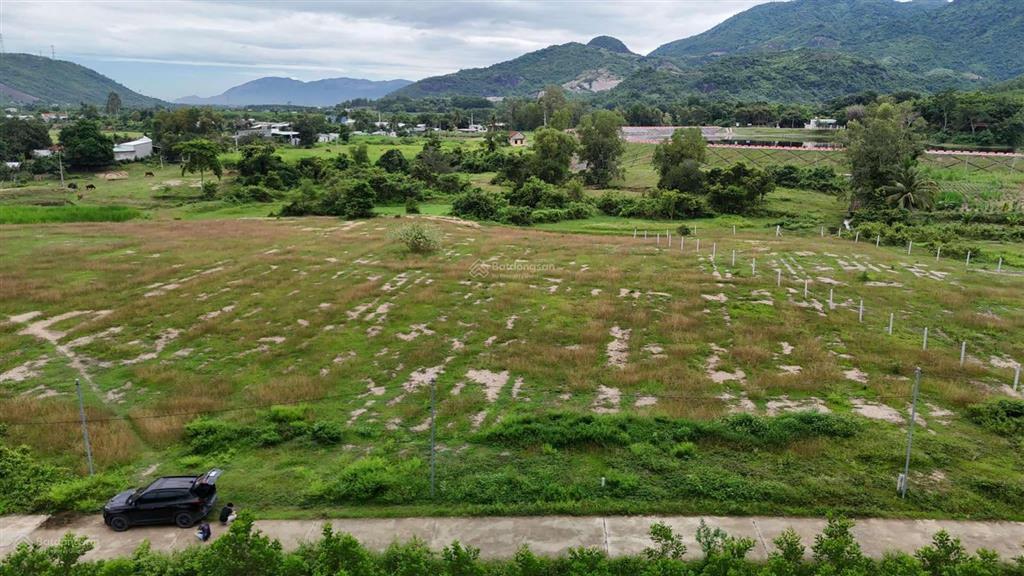 Bán 6.000m2 có suối gần hồ cây sung, xã diên tân, diên khánh giá rẻ 0788 558 ***