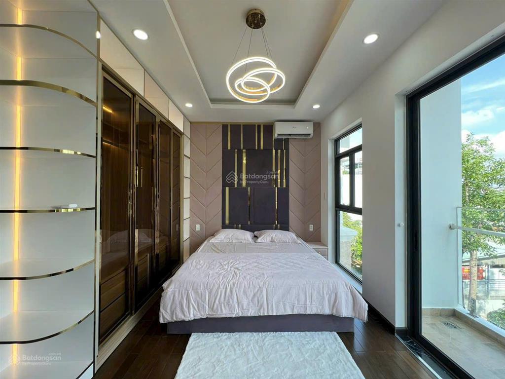 Cho thuê nhà đẹp . đường xe hơi kdc hoàng quốc việt, phú thuận, quận 7