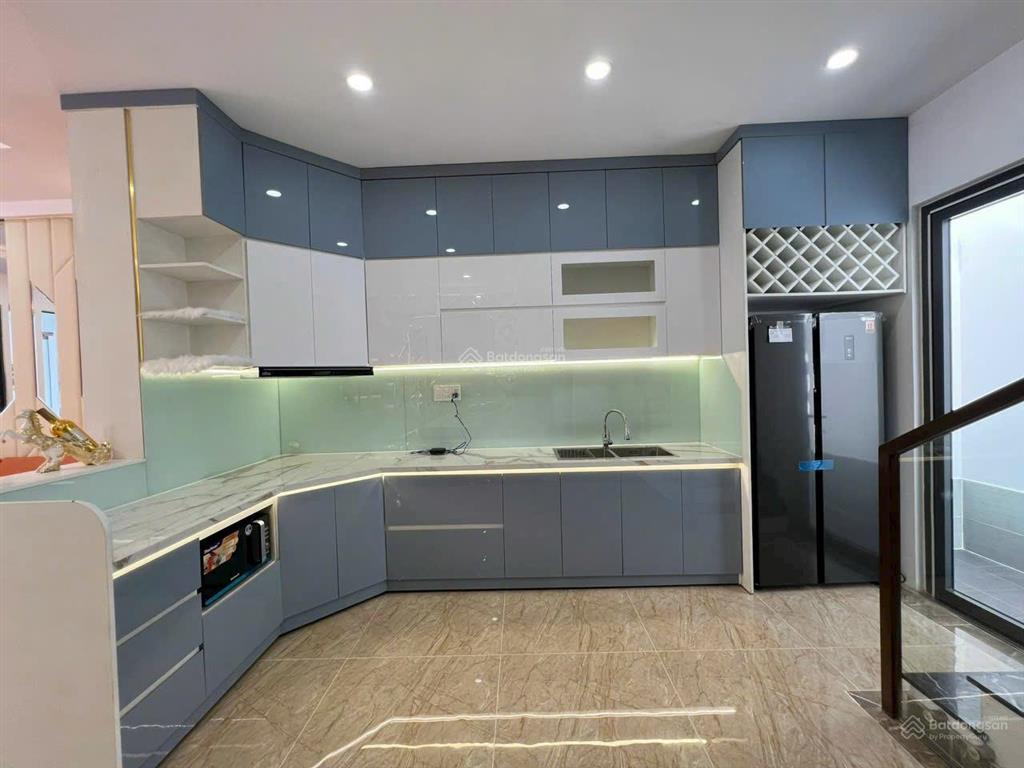 Cho thuê nhà đẹp . đường xe hơi kdc hoàng quốc việt, phú thuận, quận 7
