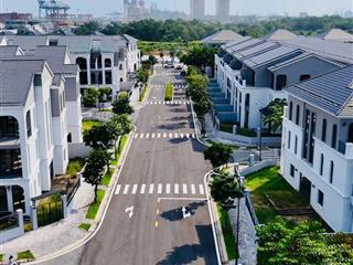 Nhà resort an ninh  nơi hòa khí và tài lộc ươm mầm  một chốn ở để sống  một kho báu để sở hữu