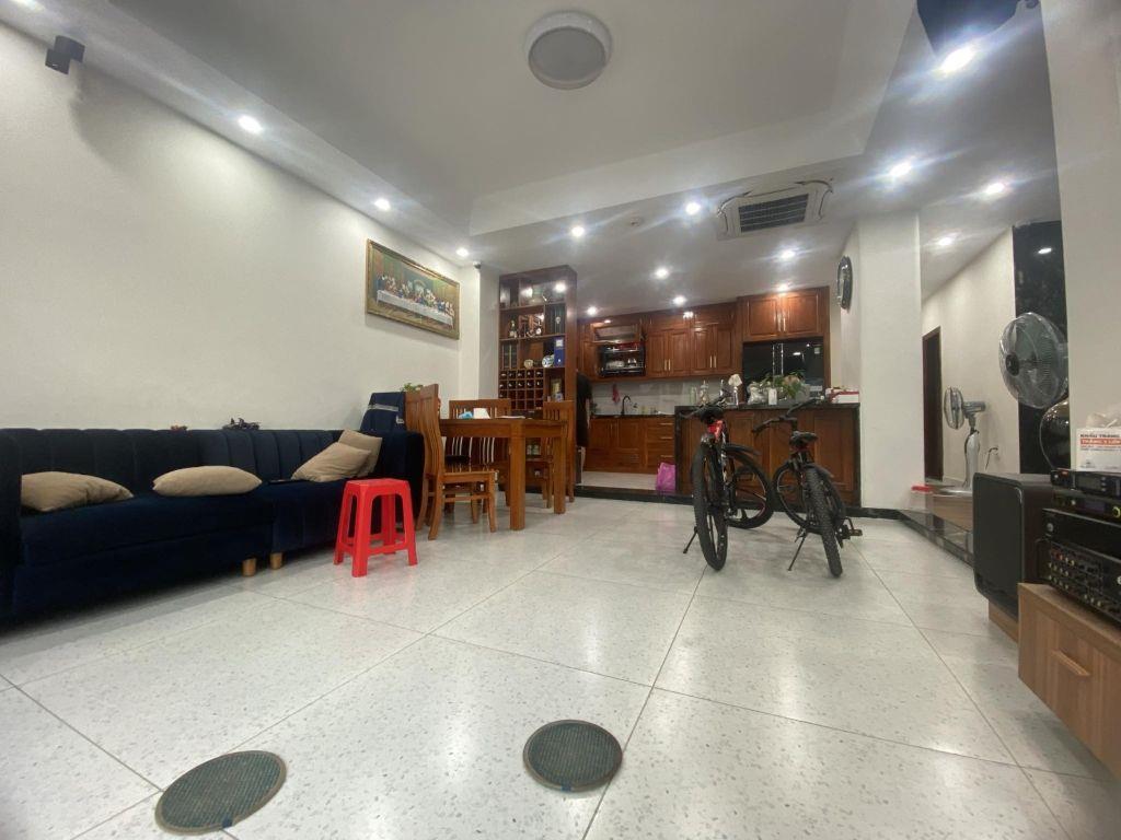 NHÀ ĐẸP NGANG 7.5M - THANG MÁY XỊN - HOÀNG VĂN THỤ - CHỈ 17.9 TỶ