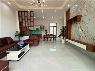 Nhà phố vừa hoàn thiện 3 phòng ngủ, shr diện tích sử dụng 160m2, nội thất đầy đủ, có thể ở ngay