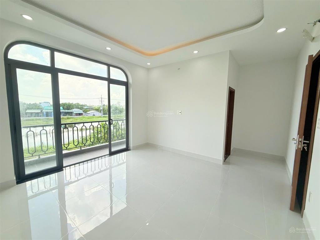 Đất nền và nhà phố vừa hoàn thiện 3 phòng ngủ, shr diện tích 240m2, nội thất đầy đủ, có thể ở ngay