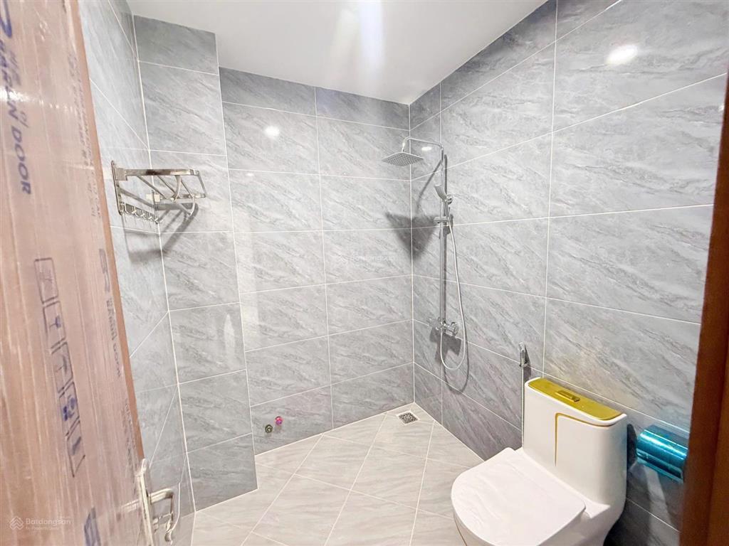 Đất nền và nhà phố vừa hoàn thiện 3 phòng ngủ, shr diện tích 240m2, nội thất đầy đủ, có thể ở ngay