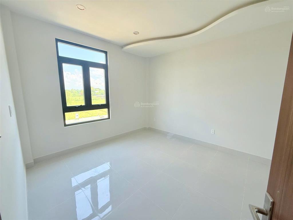 Đất nền và nhà phố vừa hoàn thiện 3 phòng ngủ, shr diện tích 240m2, nội thất đầy đủ, có thể ở ngay