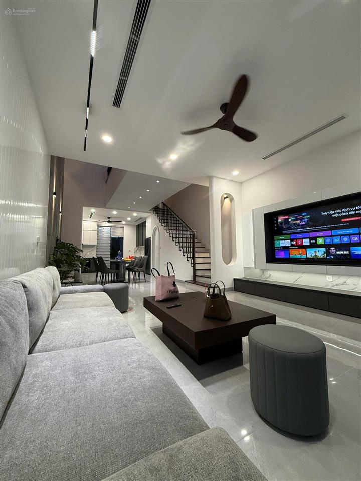 Nhà đẹp kdt mỹ gia mới hiện đại, gần công viên, có hệ thống máy lạnh âm trần