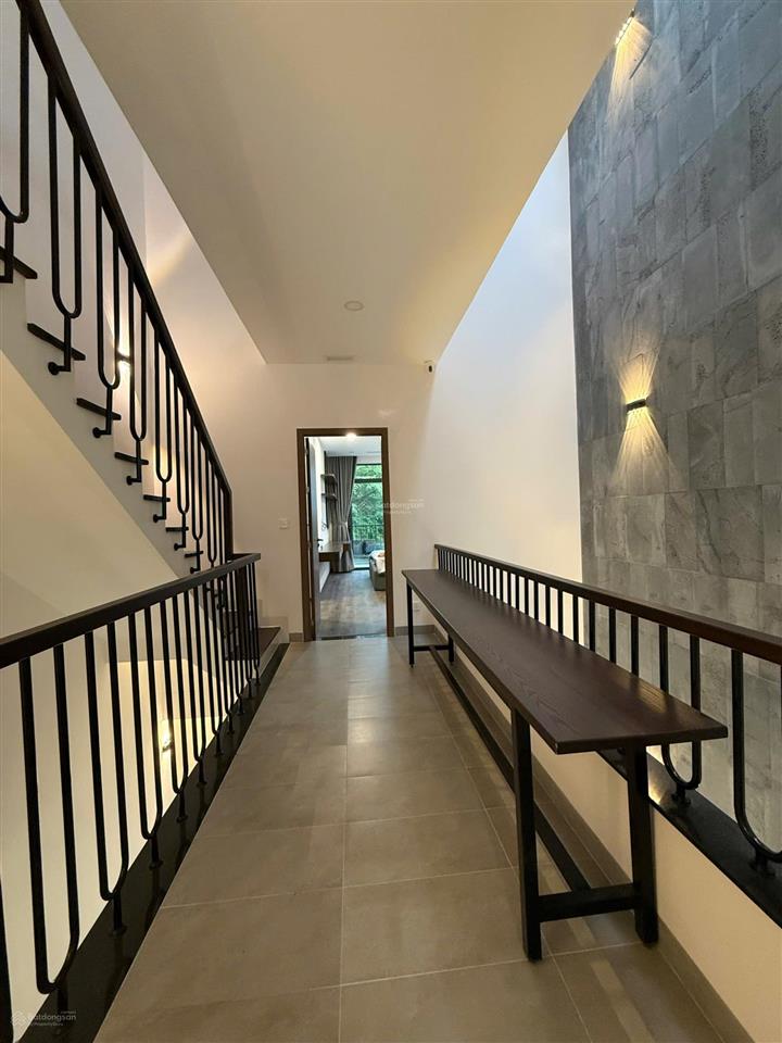 Nhà đẹp kdt mỹ gia mới hiện đại, gần công viên, có hệ thống máy lạnh âm trần