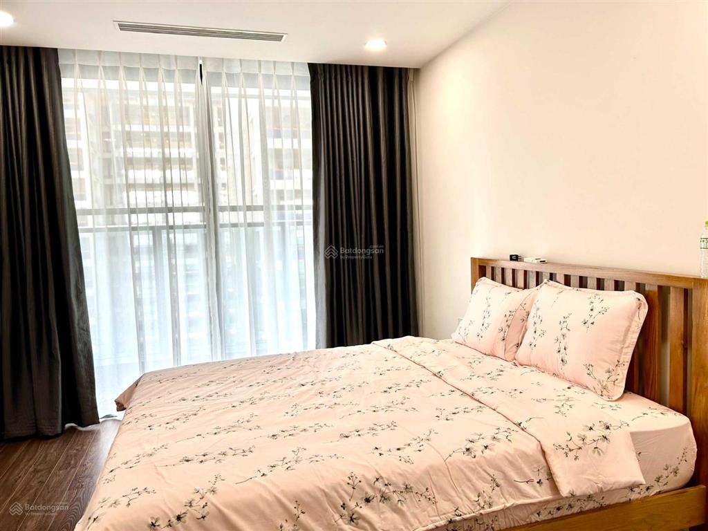 Cho thuê sunshine sky city 4pn 133m2 full 30tr/th.  0938 542 *** minh cường