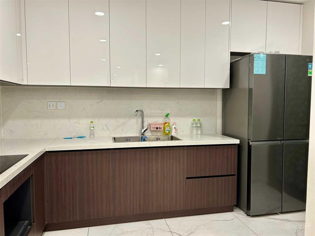 Cho thuê sunshine sky city 4pn 133m2 full 30tr/th.  0938 542 *** minh cường
