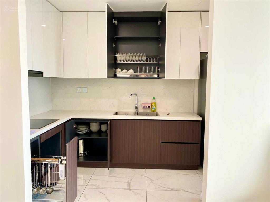 Cho thuê sunshine sky city 4pn 133m2 full 30tr/th.  0938 542 *** minh cường