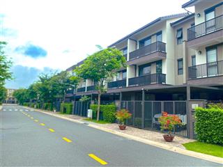 Bán nhà phố 2 lầu 90m2 waterpoint đường chính 16m, hướng mát giá 4.8tỷ.  0906 499 ***