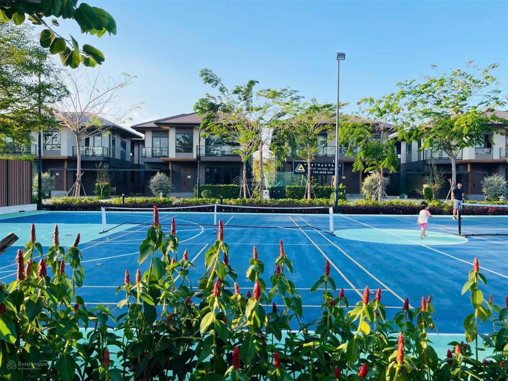 Bán gấp biệt thự 225m2 giá 9.5 tỷ khu the aqua, tt chỉ 30%, nh cho vay 70%.  0906 499 ***