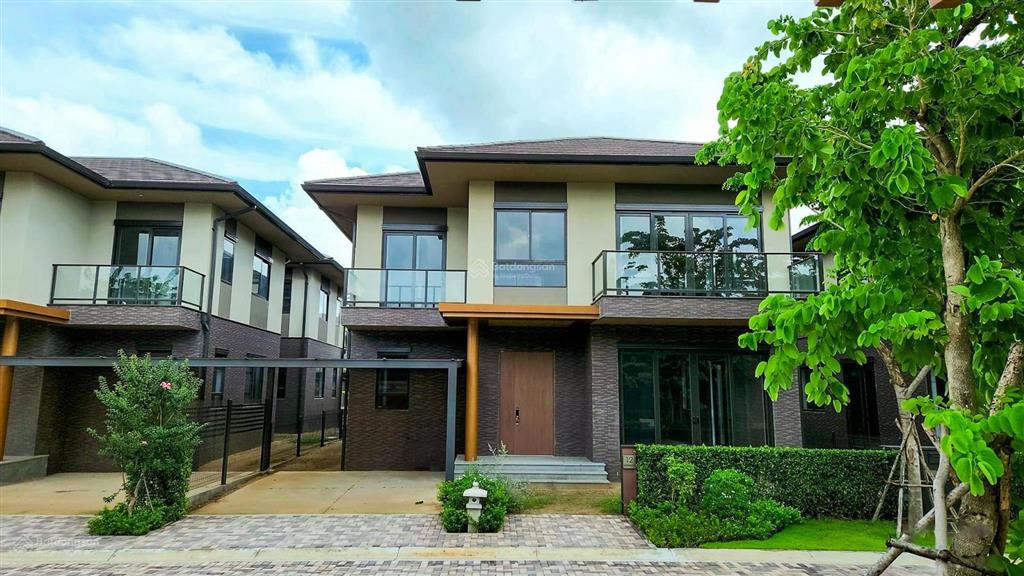 Bán gấp biệt thự 225m2 giá 9.5 tỷ khu the aqua, tt chỉ 30%, nh cho vay 70%.  0906 499 ***