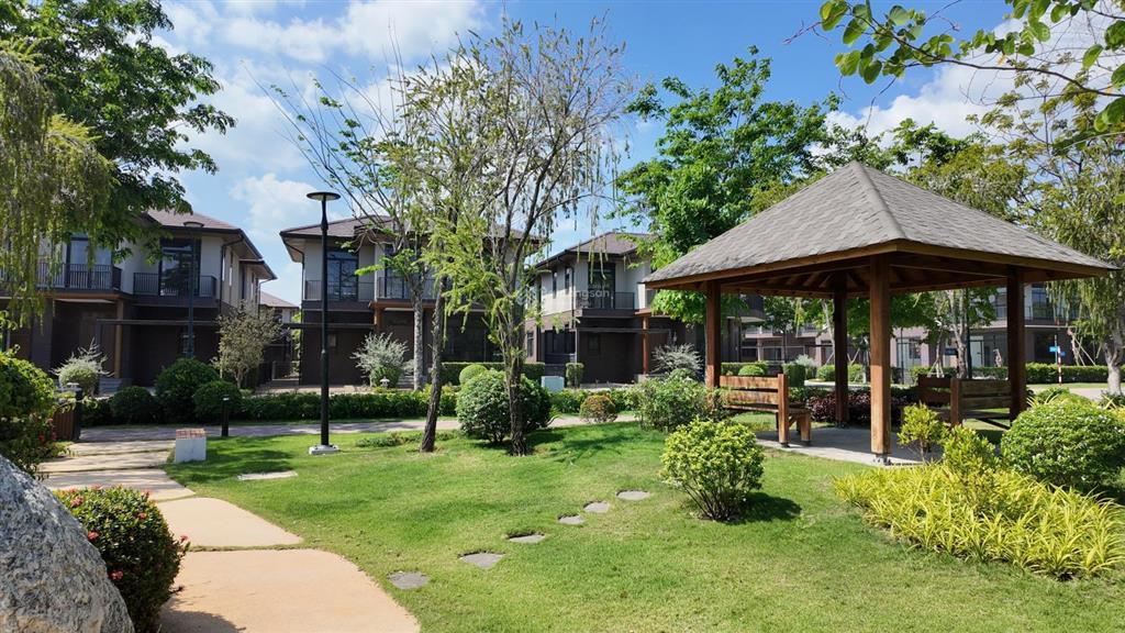 Bán gấp biệt thự 225m2 giá 9.5 tỷ khu the aqua, tt chỉ 30%, nh cho vay 70%.  0906 499 ***