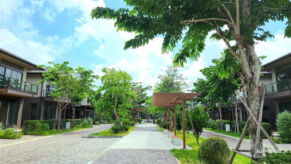 Bán gấp biệt thự 225m2 giá 9.5 tỷ khu the aqua, tt chỉ 30%, nh cho vay 70%.  0906 499 ***