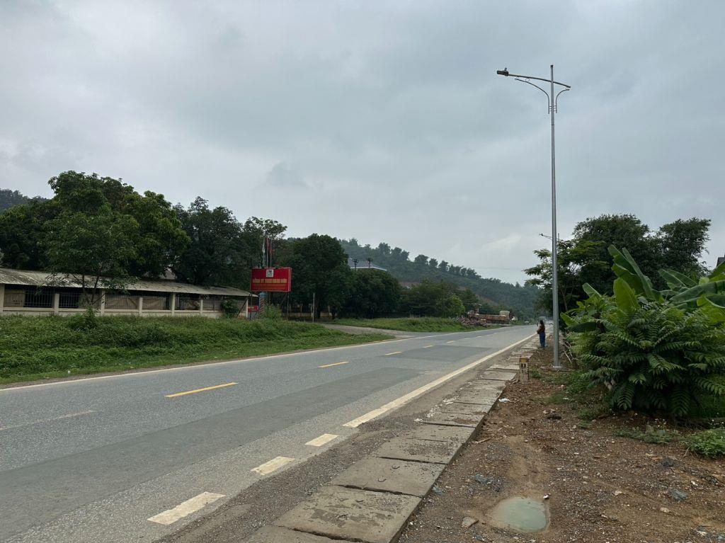 Bán 20.000m2 đất công nghiệp, sổ cấp mới mặt Lương Sơn Hoà Bình 1.8tr/m2