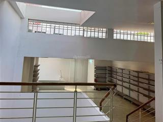 Bán nhà mặt phố đẹp tại hoàng diệu, 33 tỷ, 240 m2, nhiều tiện ích