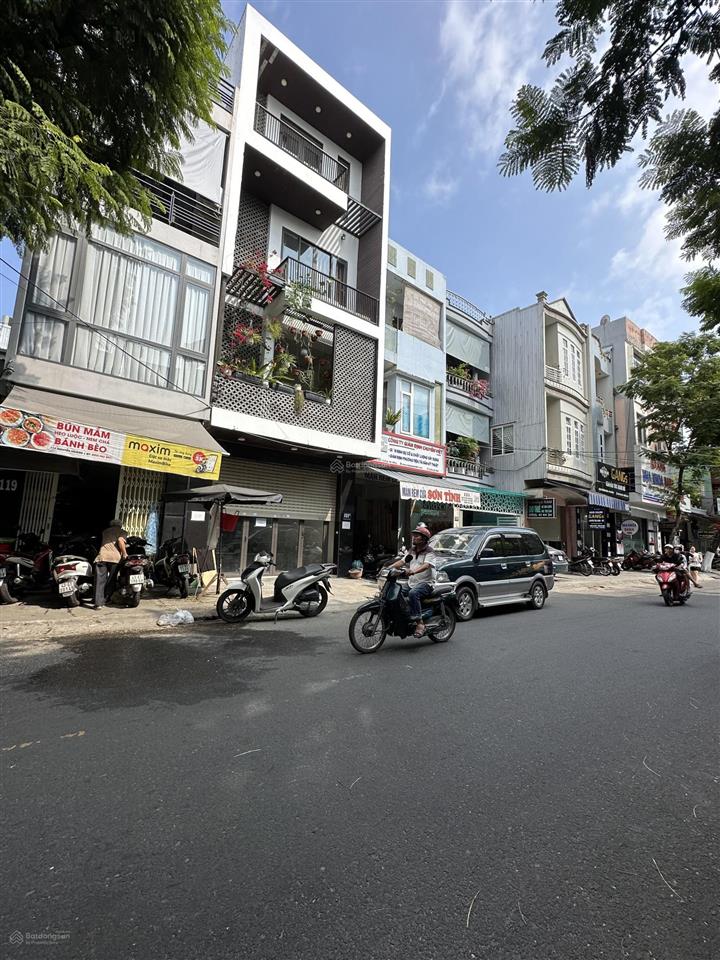 Bán toà nhà 5 tầng có thang máy đường hoàng diệu trung tâm tp