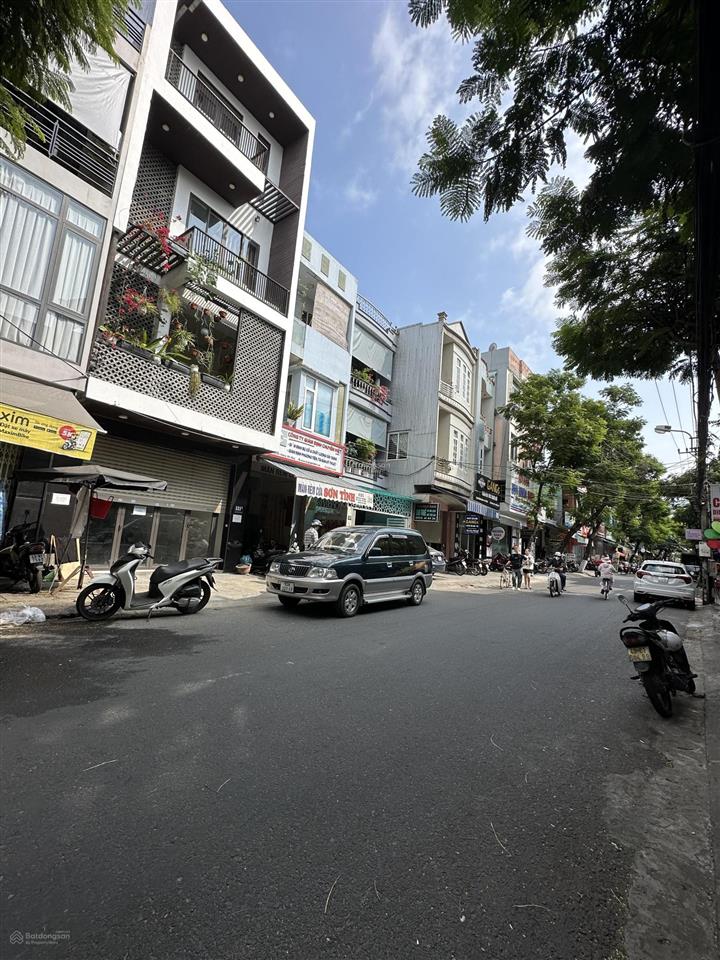 Bán toà nhà 5 tầng có thang máy đường hoàng diệu trung tâm tp