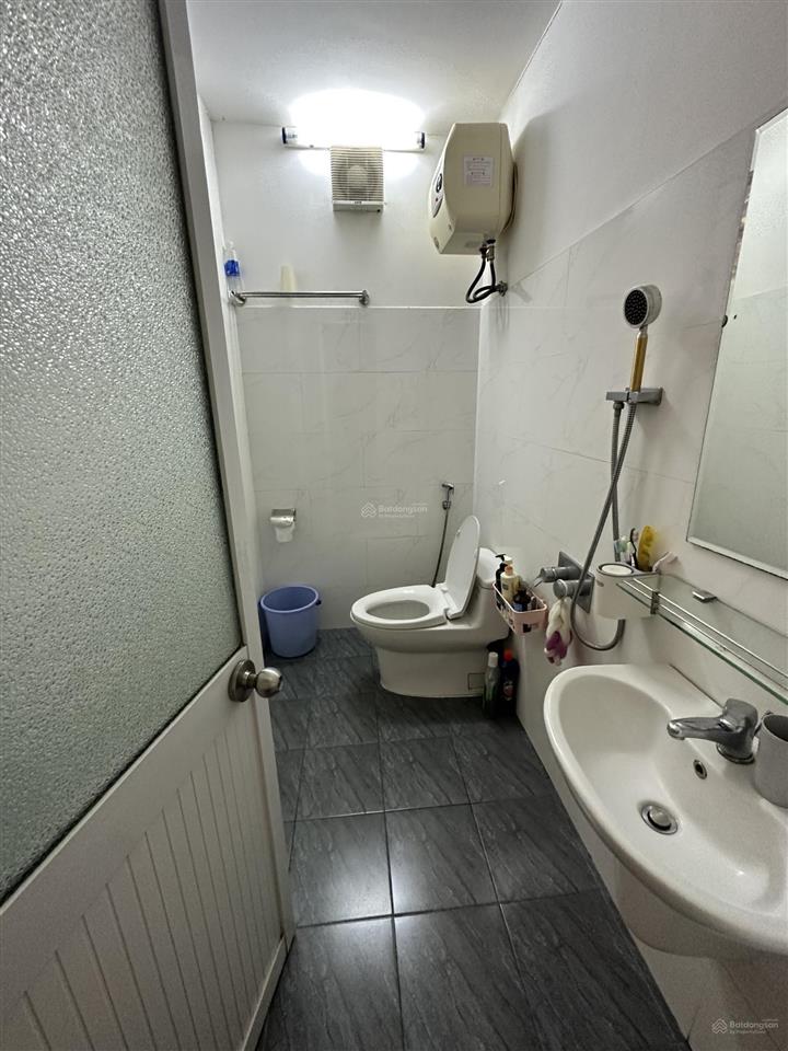 Bán nhà đường nguyễn tri phương, giá 11 tỷ, ngay tttp.  tuyết