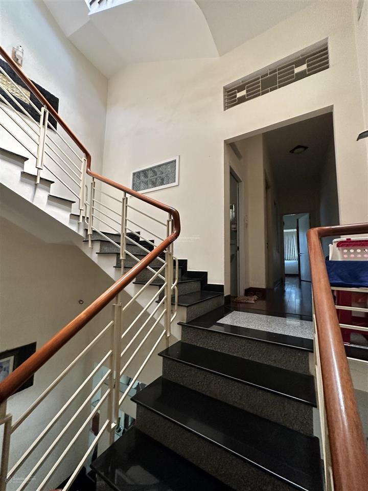 Bán nhà đường nguyễn tri phương, giá 11 tỷ, ngay tttp.  tuyết