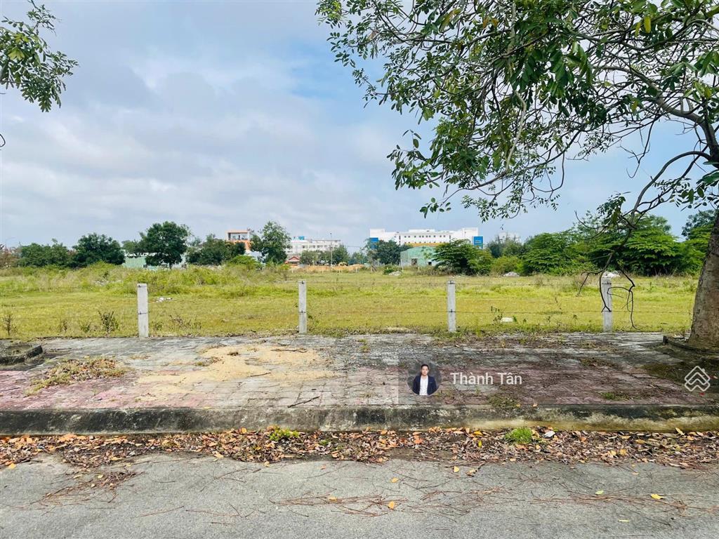 Chính chủ nhận cọc cần bán, diện tích 171.5m2 mặt tiền ngang 7m, cách villa đất xanh chỉ 500m