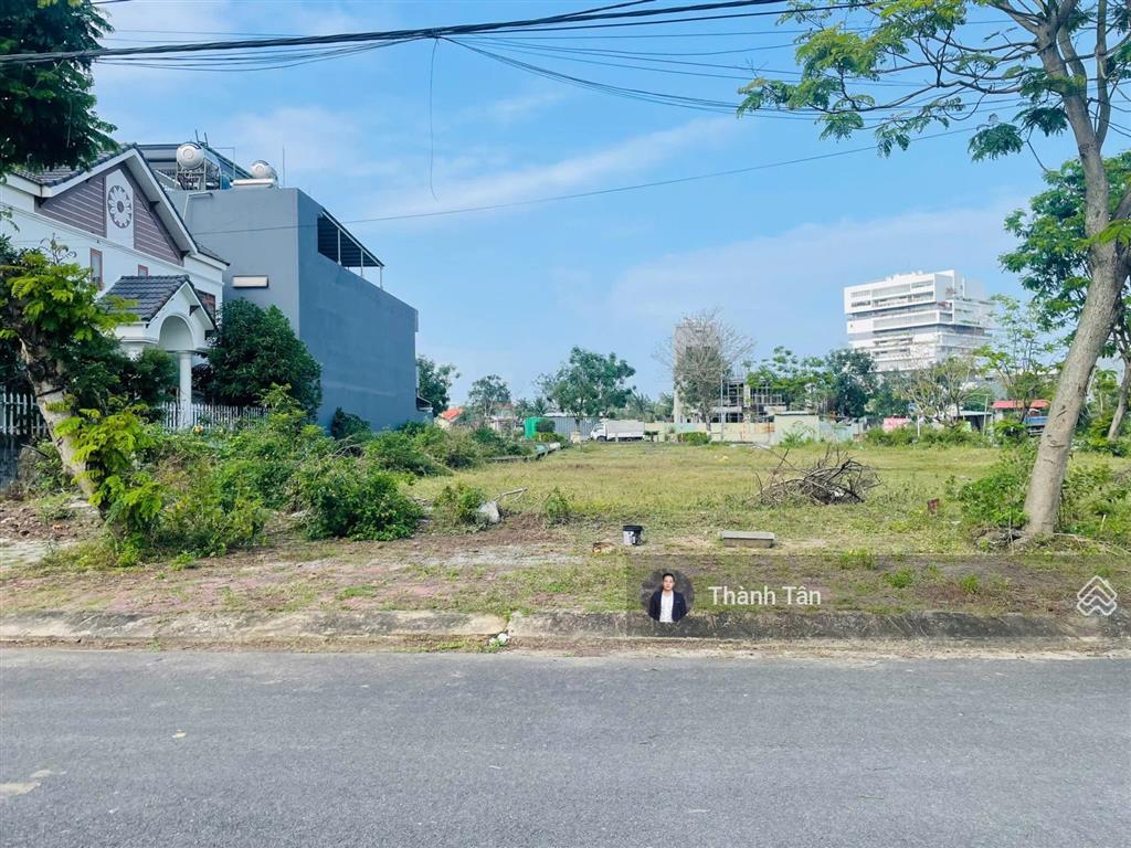 Chính chủ nhận cọc cần bán, diện tích 171.5m2 mặt tiền ngang 7m, cách villa đất xanh chỉ 500m