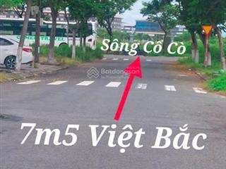 Một lô đất biển tân trà, cách sông cổ cò 50m, cách biển 500m. đường 7,5m, lề 5m giá 5 tỷ 0935 552 ***