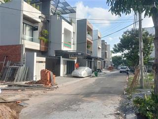 Bán lô đất mt hoà phú 3 sát siêu thị mêga